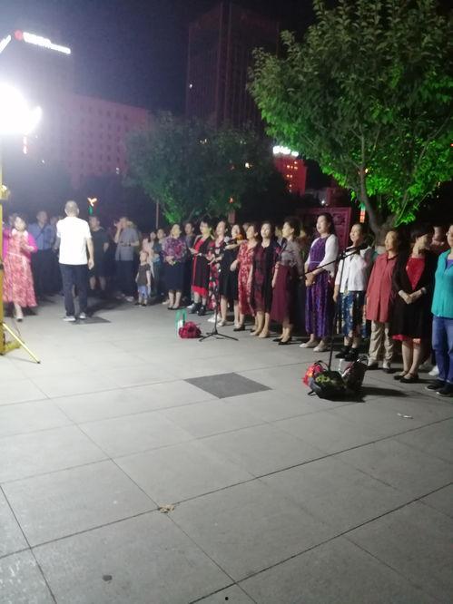 平凉绿地广场网红歌曲,网红歌曲引领潮流新地标