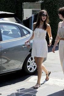 明星胸衣街拍,街拍中的性感胸衣瞬间