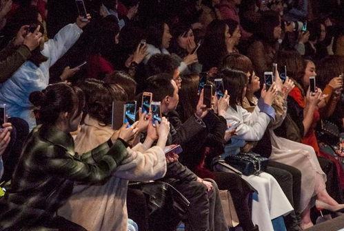 不同明星遇到粉丝互动