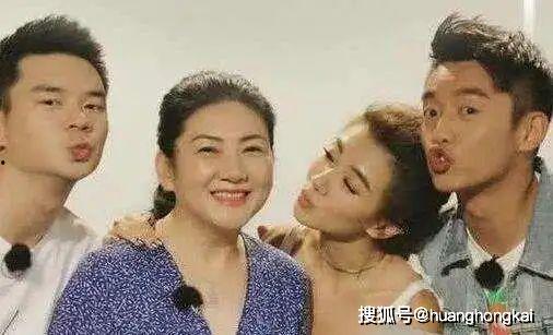 明星乱玩记,揭秘娱乐圈背后的疯狂故事